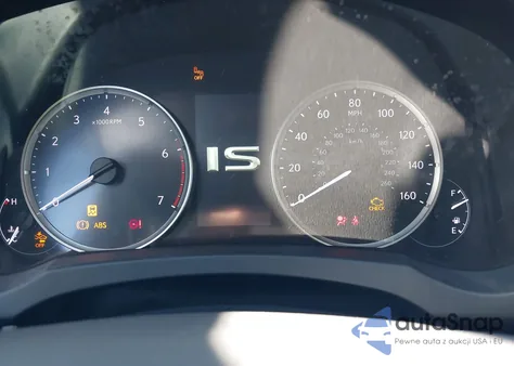 2021 Lexus Is 300 z USA, uszkodzony, nr VIN JTHCA1D29M5113500